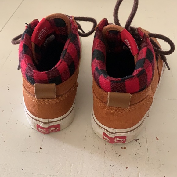 Vans - Picture 2 of 4